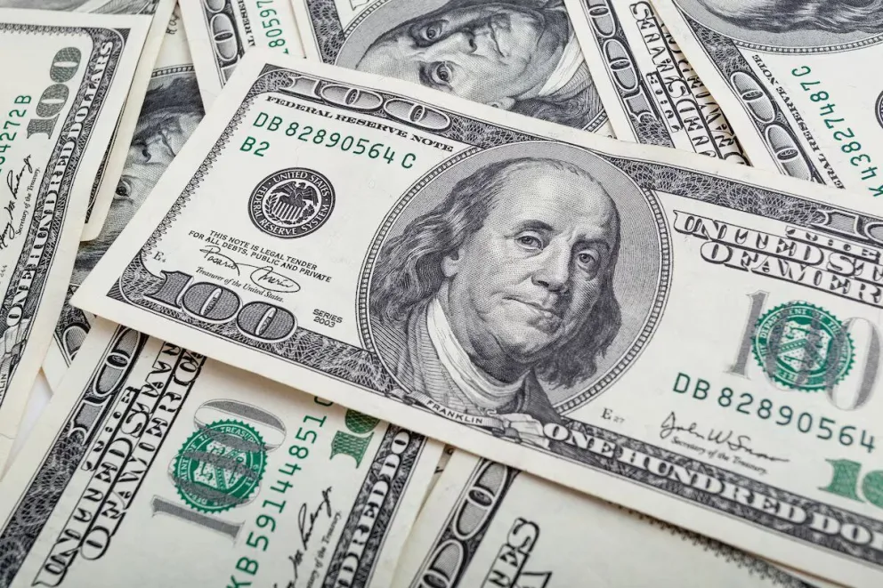 El dólar blue sufrió su mayor caída semanal en cuatro meses