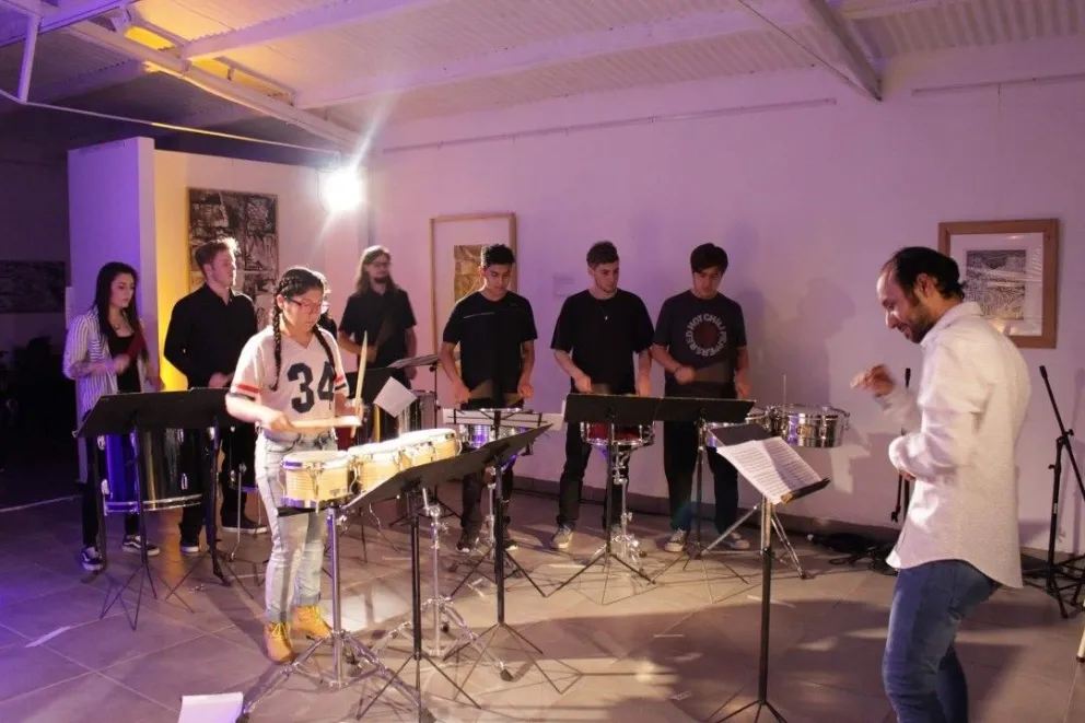 Los sueños se cumplen: percusionista de Roca se va al Teatro Colon