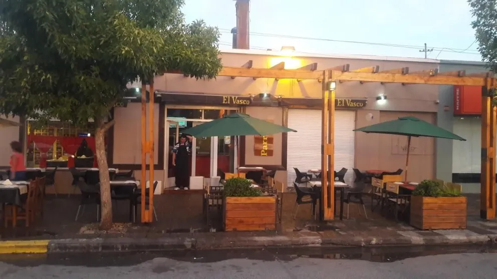 Invitan a los roquenses a participar de un “asado solidario” organizado por Parrilla El Vasco