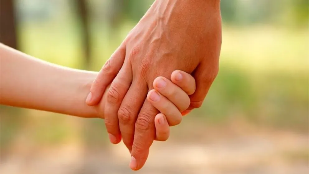 Se convoca a familias de Roca y toda la Norpatagonia para adoptar a una adolescente de 13 años 