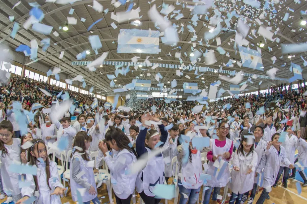 ¡Sí, prometo!: Más de 1000 alumnos jurarán la Bandera en Roca