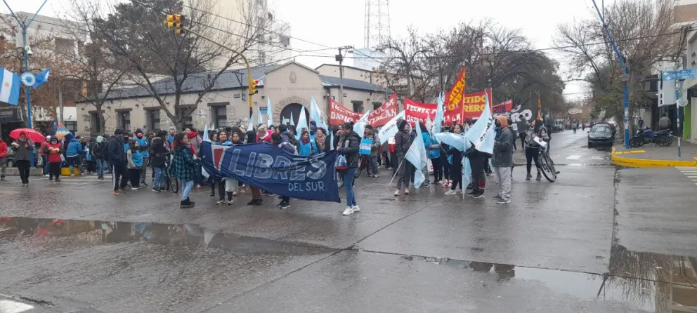 “¡No a la represión!” Movilización en Roca