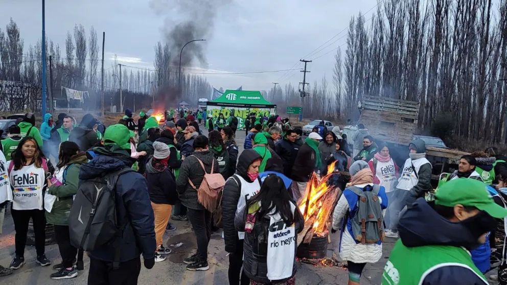 ATE corta ruta nacional 22 y ruta provincial 6 en repudio a la represión en Jujuy