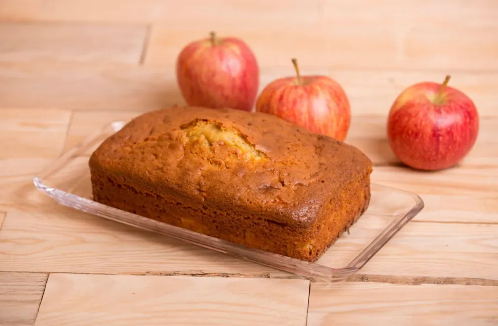 Exquisito: budín de manzanas con avena, ¡en solo 4 pasos!
