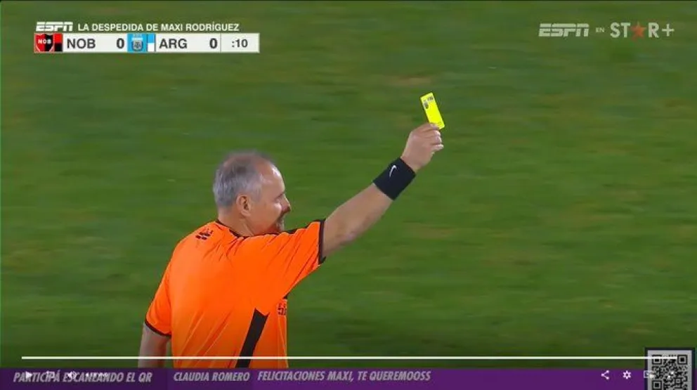 No podía faltar: Pablo Pérez amonestado antes de que comience el partido
