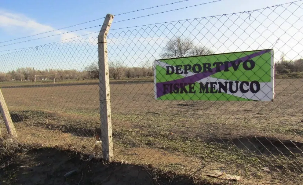 Una empresa neuquina rompió el medidor de luz de un club para sus trabajos